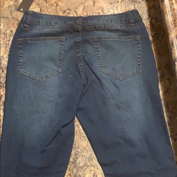 Distressed ripped jeans - Picture 4 of 6